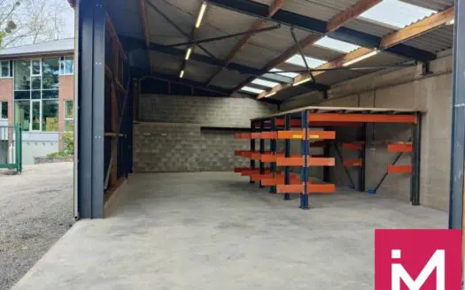 Industriel à louer  112 m², 750 €