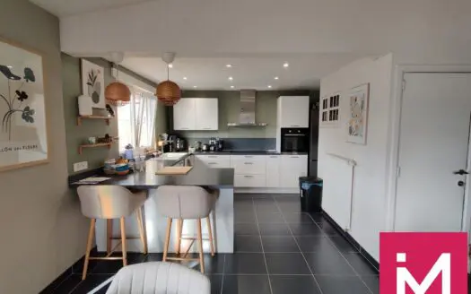 Maison à vendre  3 chambres 157 m², 325000 €
