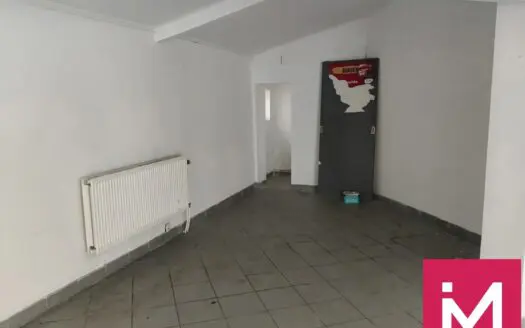 Commerce à louer  80 m², 750 €