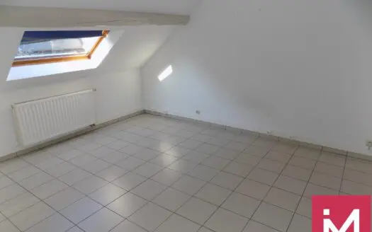 Appartement à louer  2 chambres 95 m², 750 €
