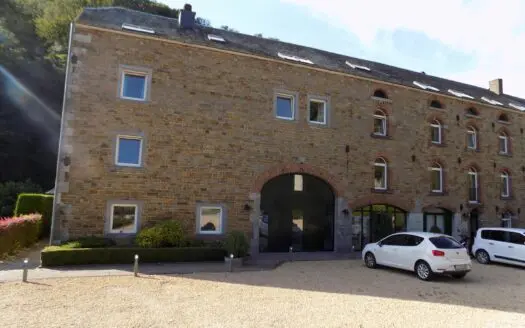 Appartement à louer  2 chambres 95 m², 750 €