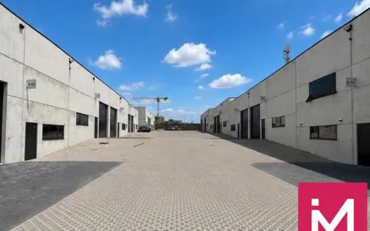 Industriel à louer  140 m², 800 €