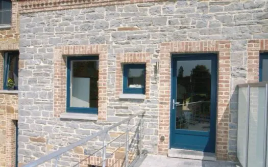 Appartement à louer  1 chambre 82 m², 700 €