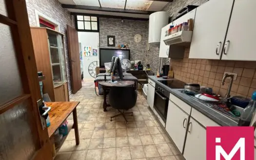 Maison à vendre  5 chambres 291 m², 245000 €