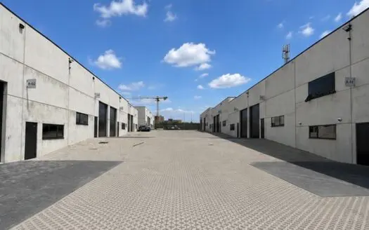 Industriel à louer  140 m², 800 €