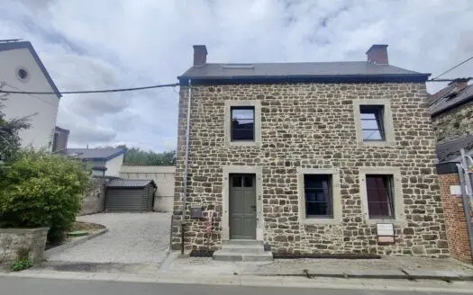 Maison à louer  3 chambres 189 m², 1250 €